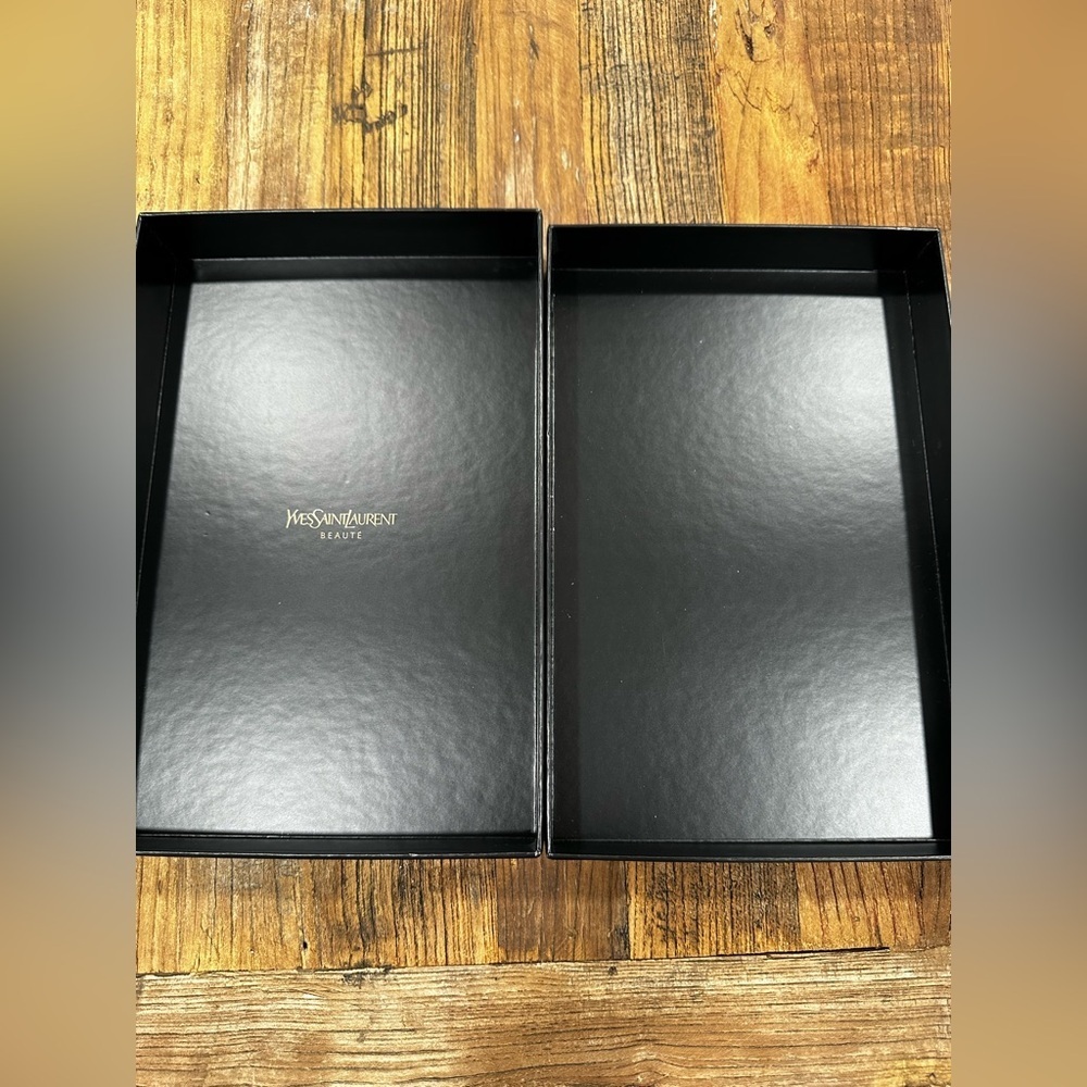Yves Saint Laurent Black and Gold Beauté Presentation Box - Picture 5 of 11